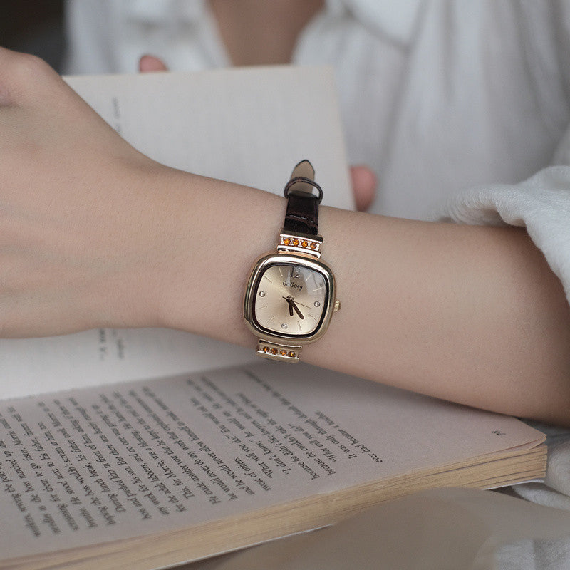 Retro Minimalist Square Women's Watch | Petite Design