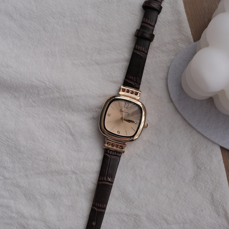 Retro Minimalist Square Women's Watch | Petite Design