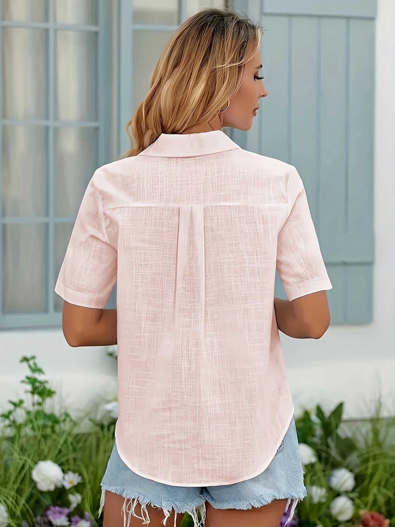 Large Size Solid Color Shirt Button White Is Very Suitable For Spring Summer Office Or Leisure Wear.