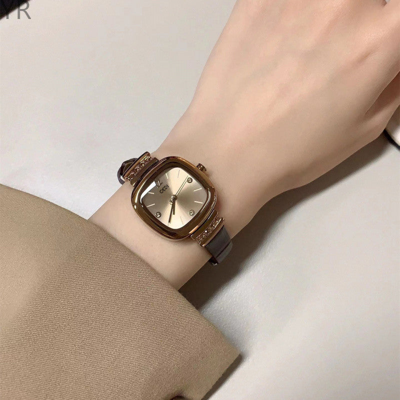 Retro Minimalist Square Women's Watch | Petite Design