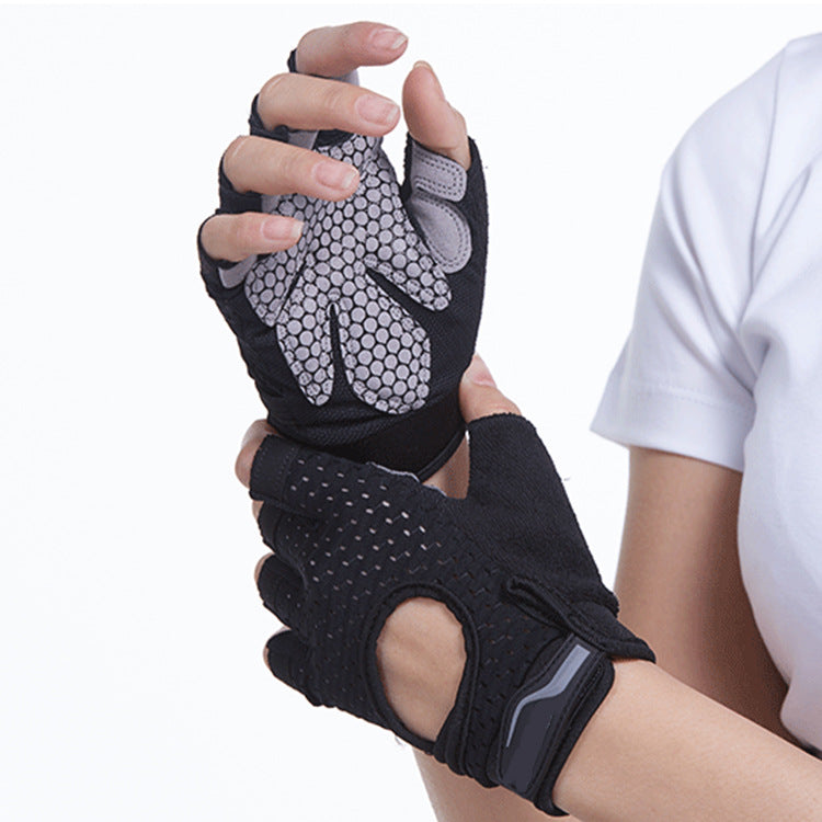 Fitness Gloves with Wristband | Dumbbell & Horizontal Bar Exercise Gloves for Men & Women